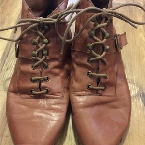 2000’s Jeffrey Campbell flat lace up bootie